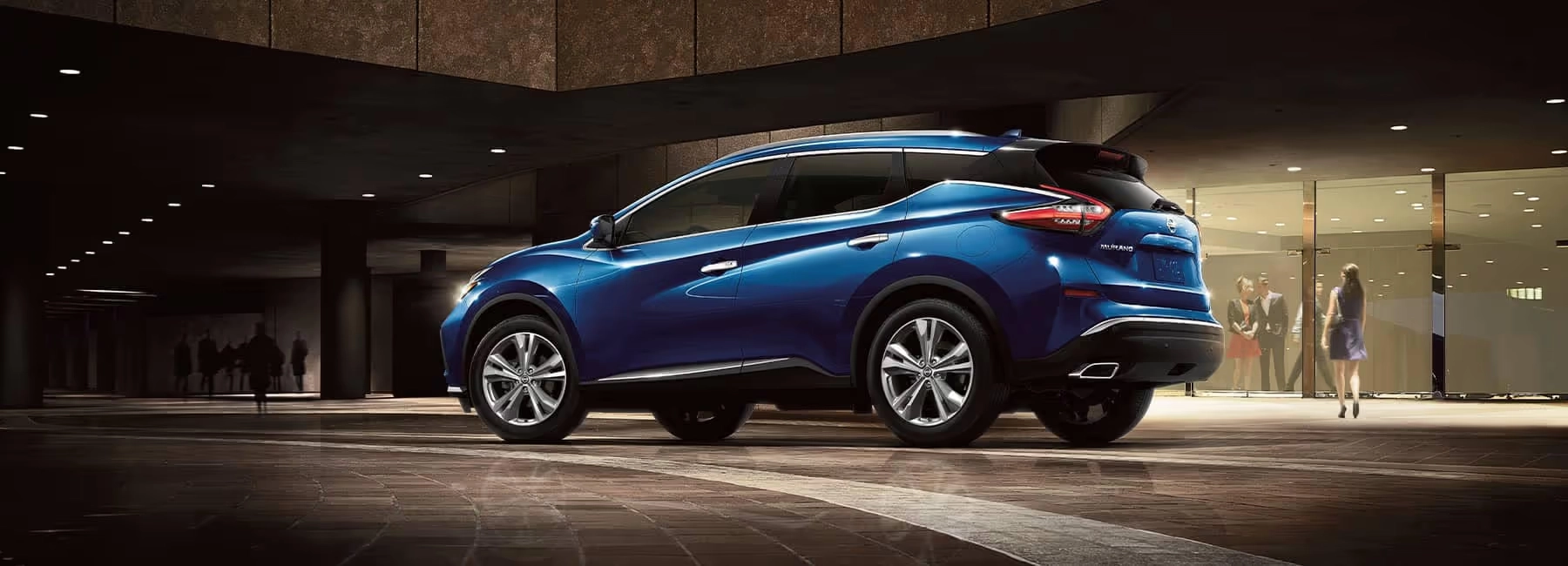 Deep-Blue-Pearl-2022-Nissan-Murano-parked.webp