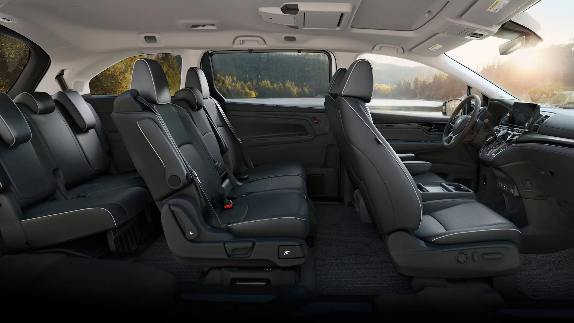 MY25_Honda_Odyssey_Features_Interior_Overview_L.jpg