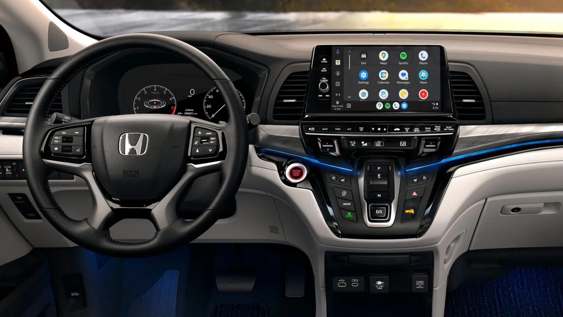 MY25_Honda_Odyssey_Features_Tech_Connectivity_Overview_L.jpg