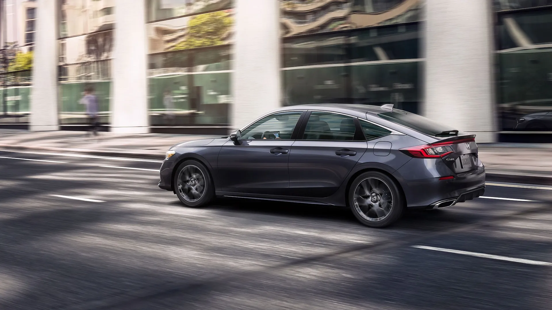 MY24-Civic-Hatchback-Feature-Blade-Exterior-Interior-Overview-2x.jpg