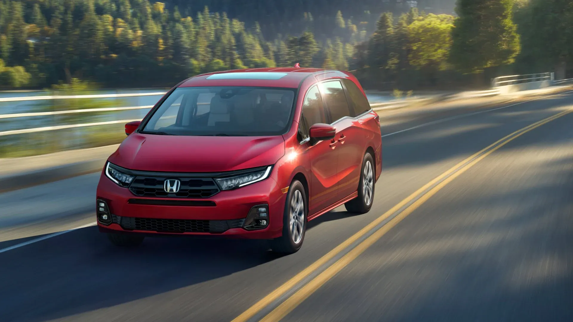 MY25_Honda_Odyssey_Features_Exterior_Overview_L.jpg