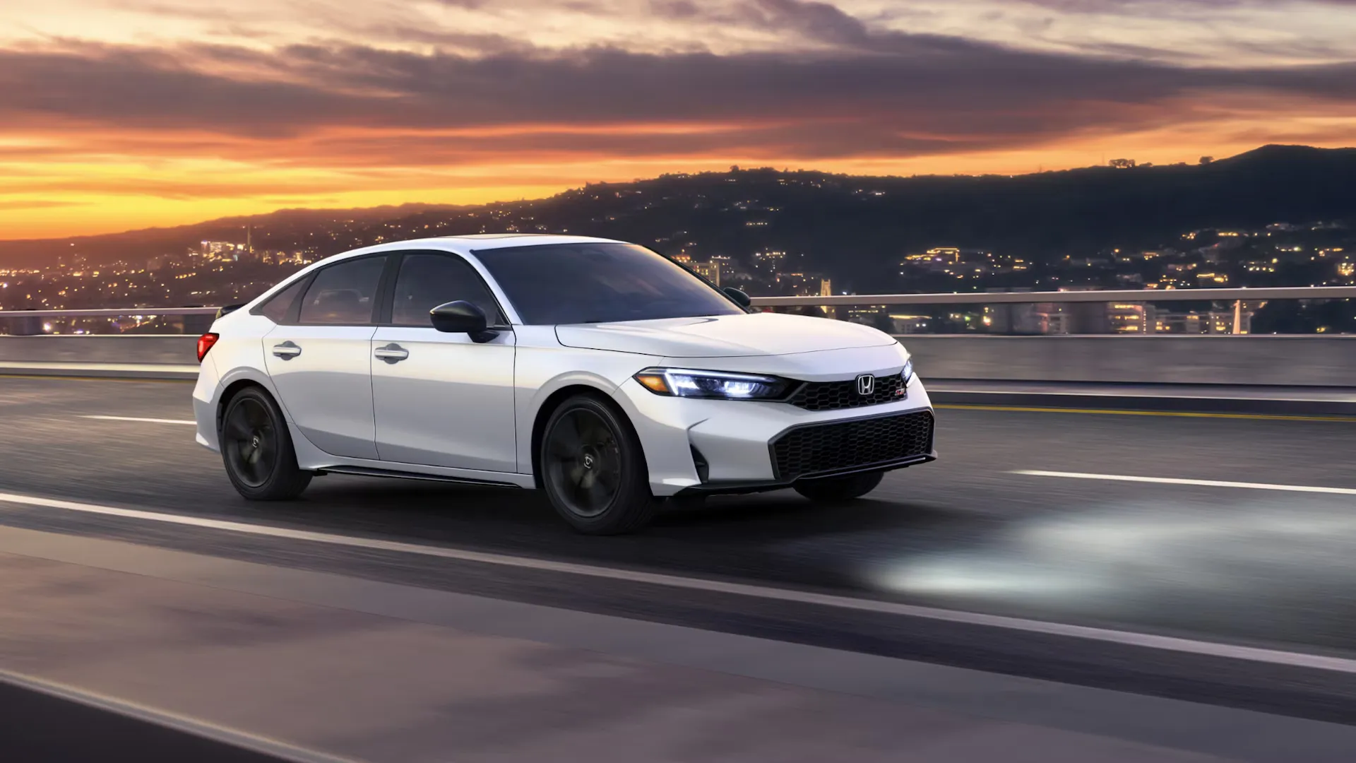 MY25_Honda_Civic_Si_Features_Performance_Overview_A_Force_on_the_Road_L.jpg